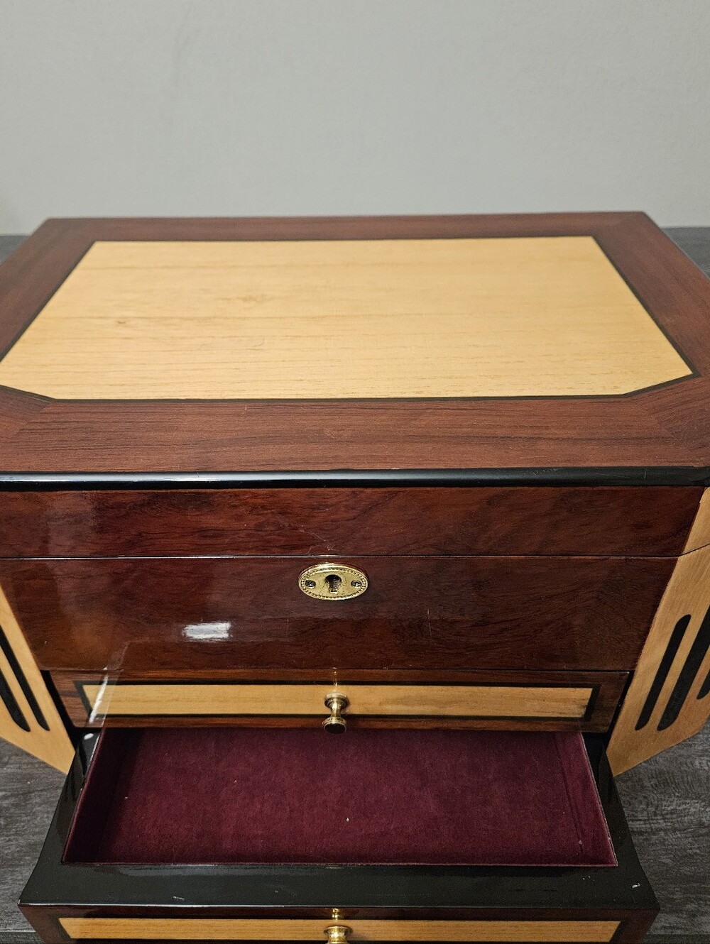 Luxury Two-Tone Wooden Jewelry Chest - Picture 5 of 13
